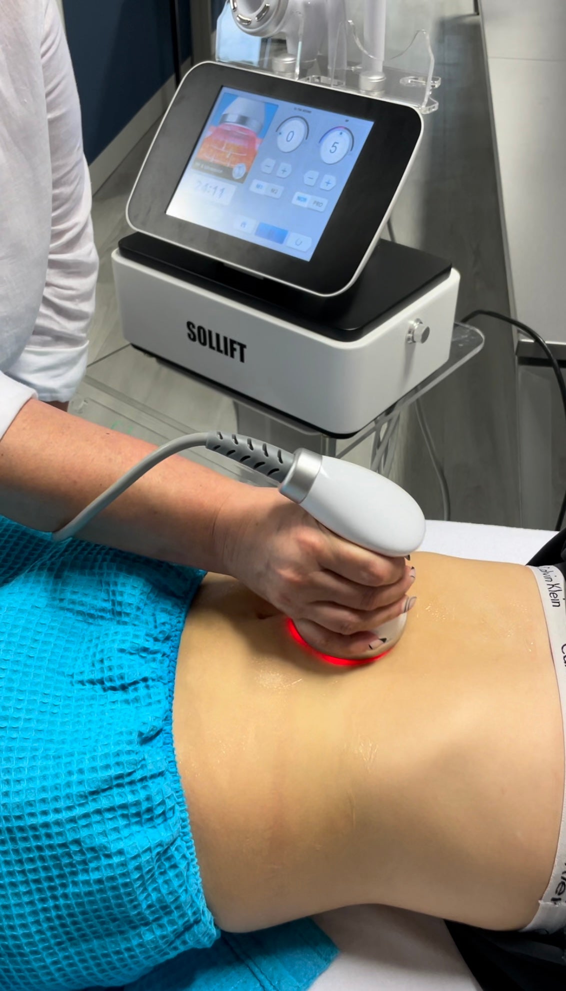 Ekoshape Body Sculpting with Cavitation and Vacuum