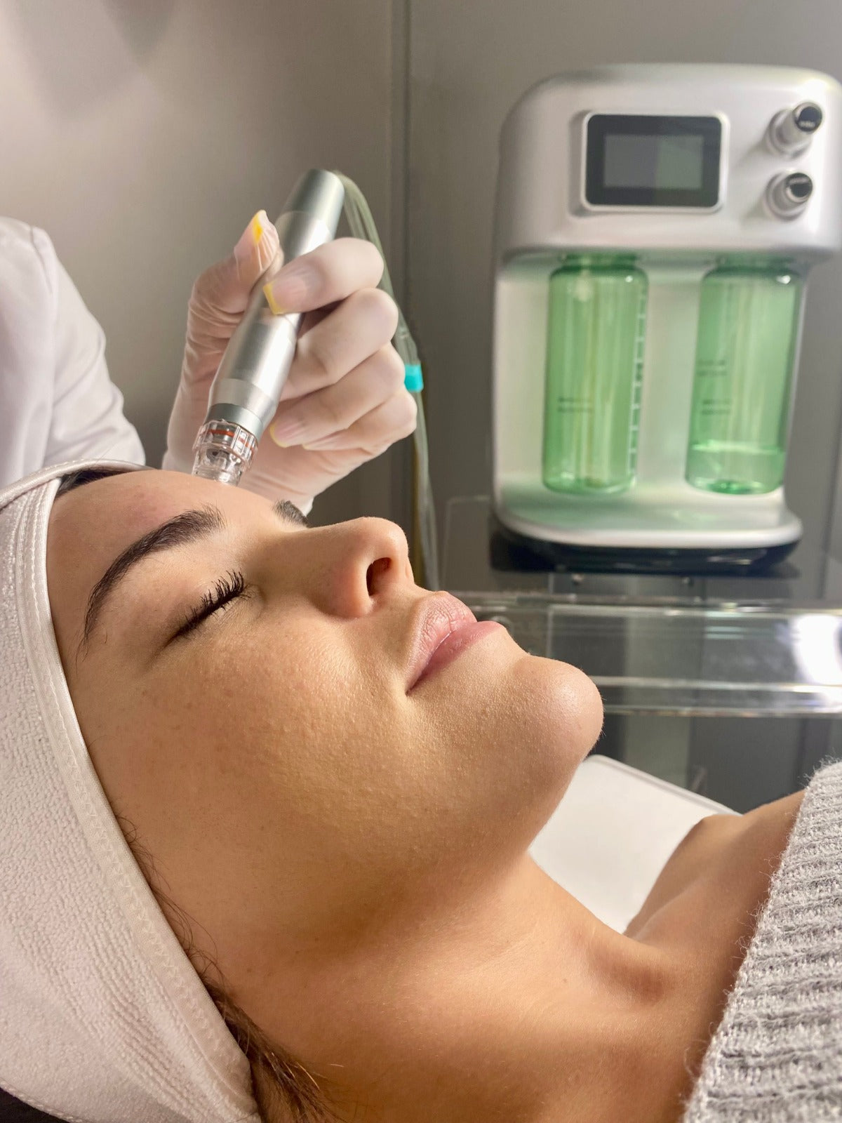 Tru Hydro 2-in-1 Hydrodermabrasion and Radiofrequency